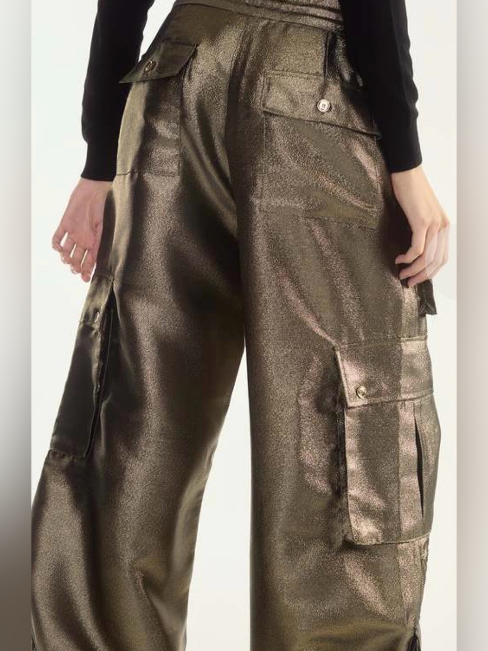 Cynthia Rowley Metallic Cargo Pants in a Black and Gold Size Large - Picture 3 of 10